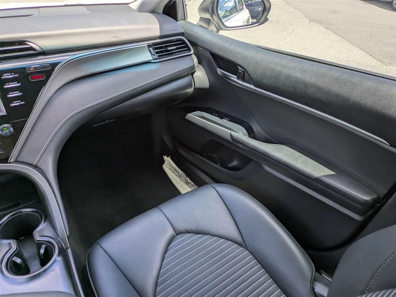 Toyota Camry SE 2019
