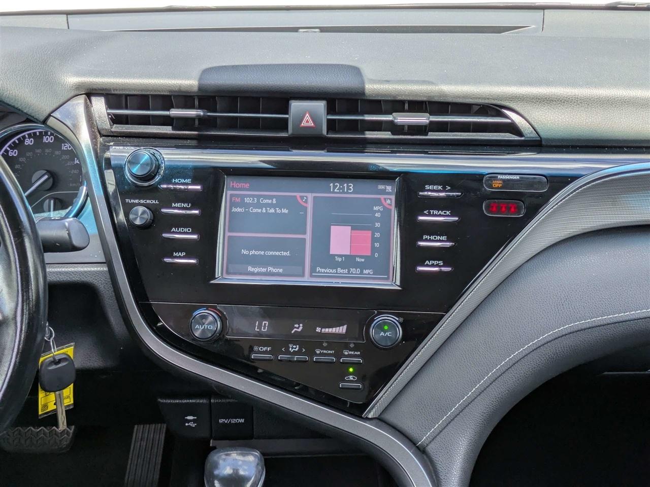 Toyota Camry SE 2019