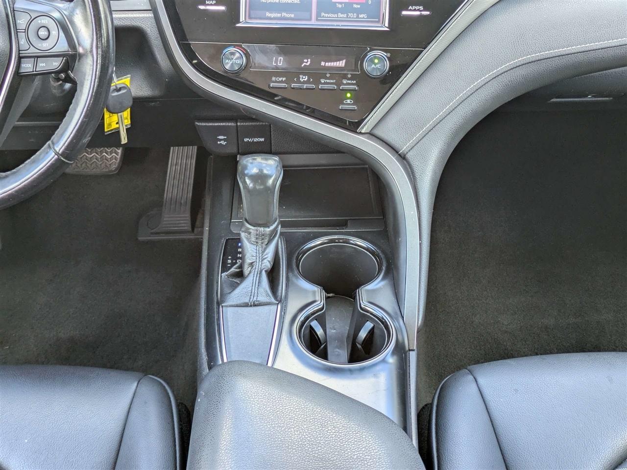 Toyota Camry SE 2019