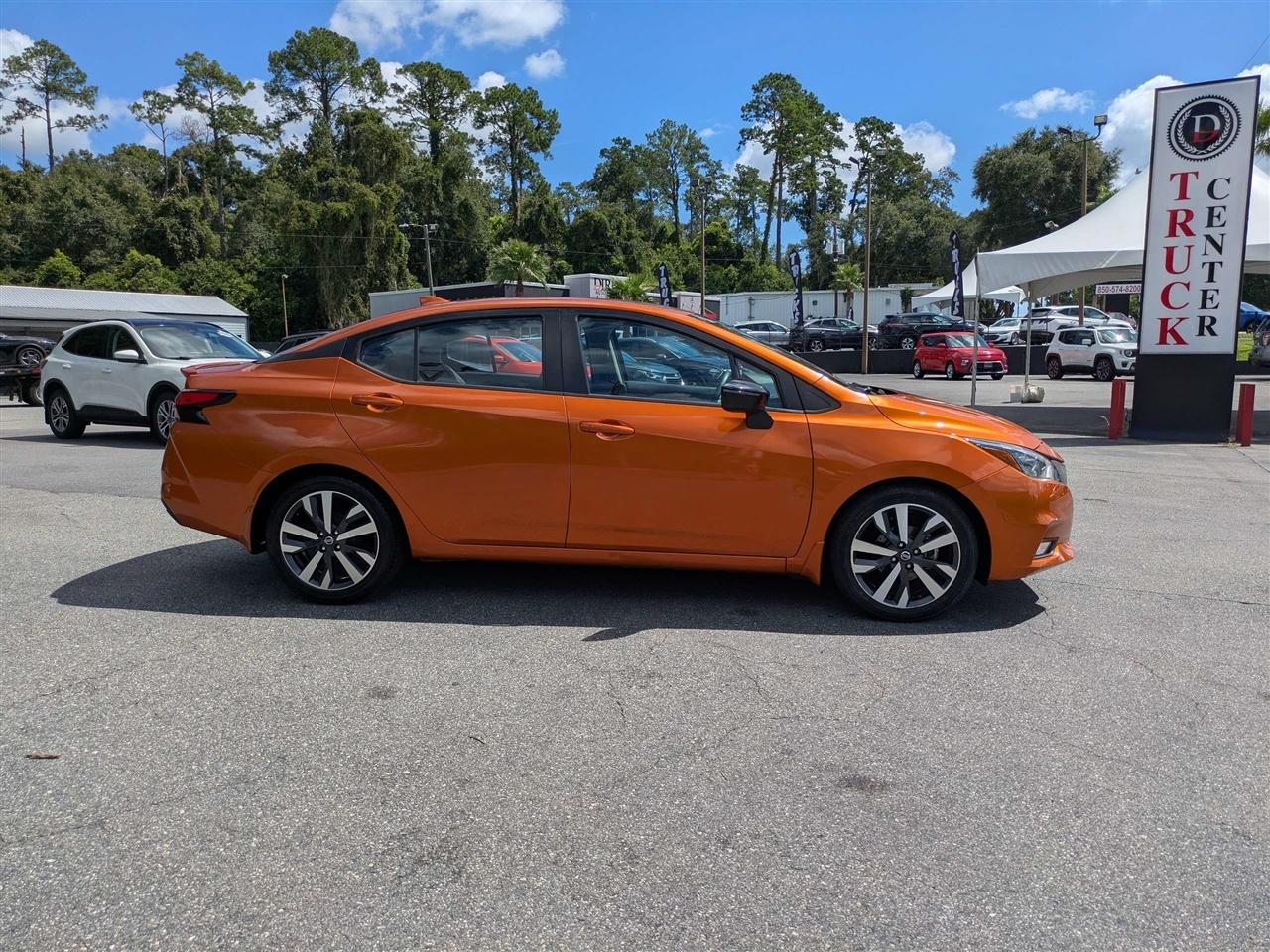 Nissan Versa SR 2021