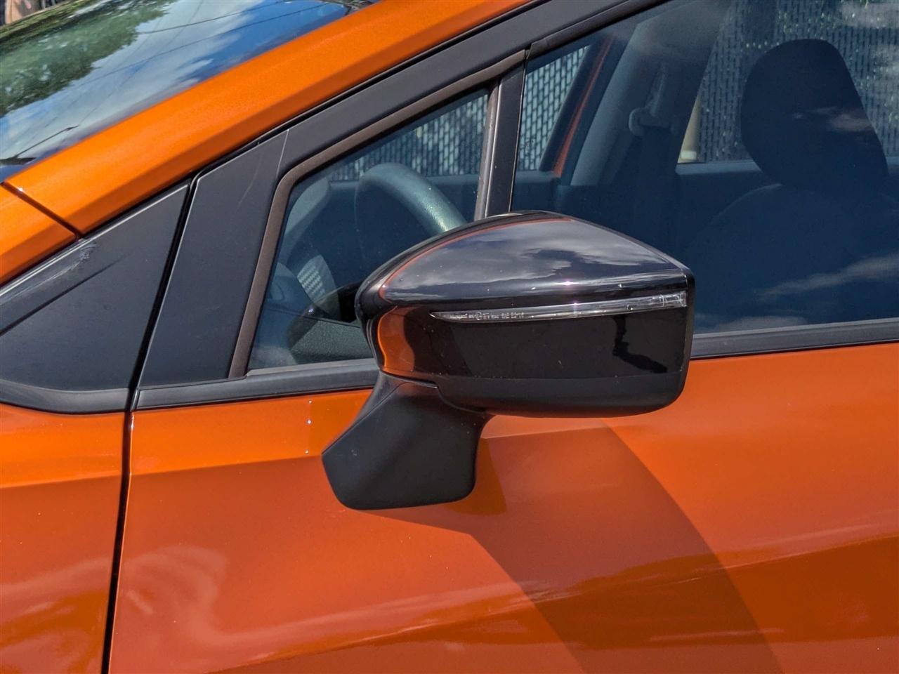 Nissan Versa SR 2021