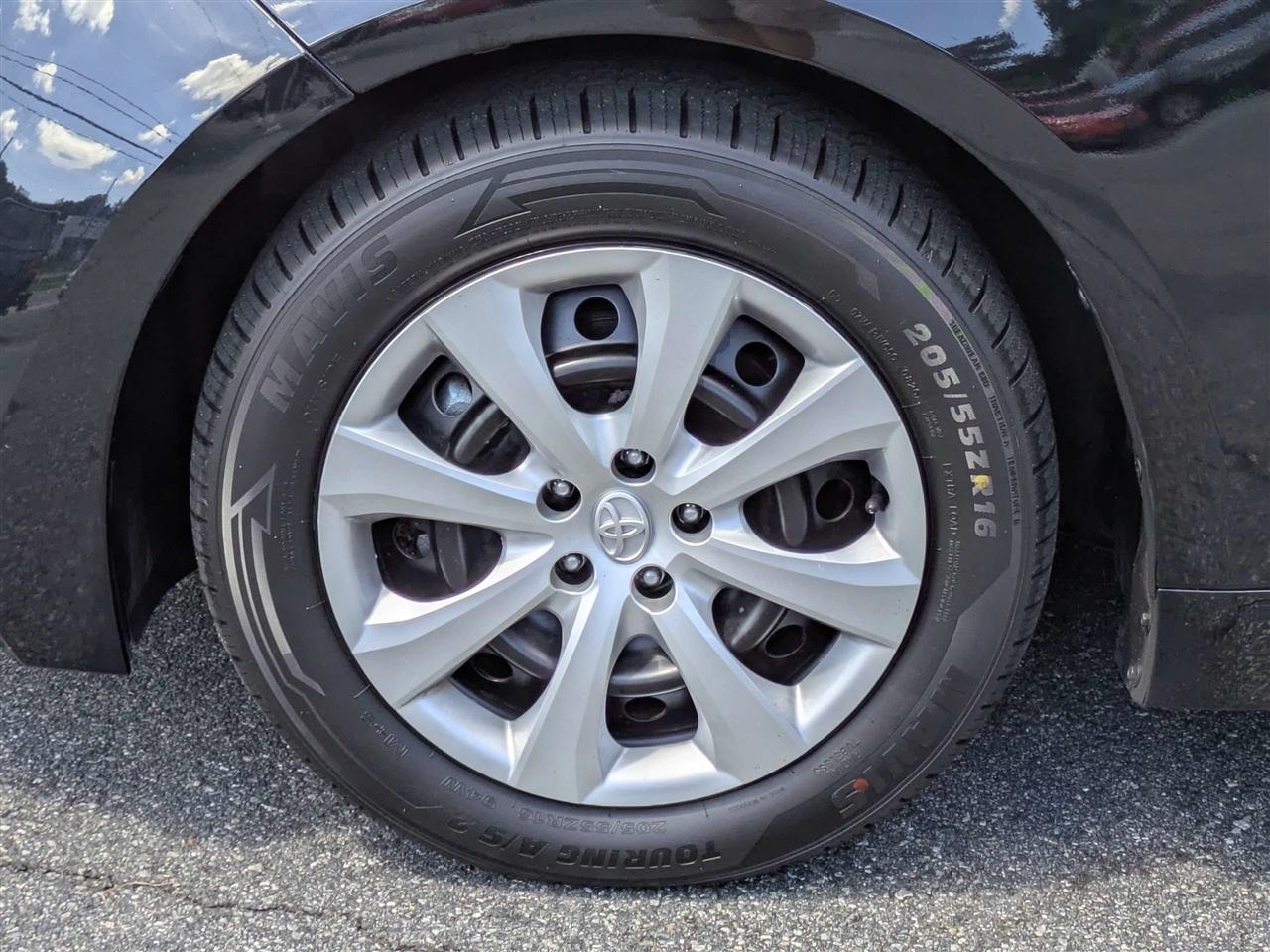 Toyota Corolla LE 2024