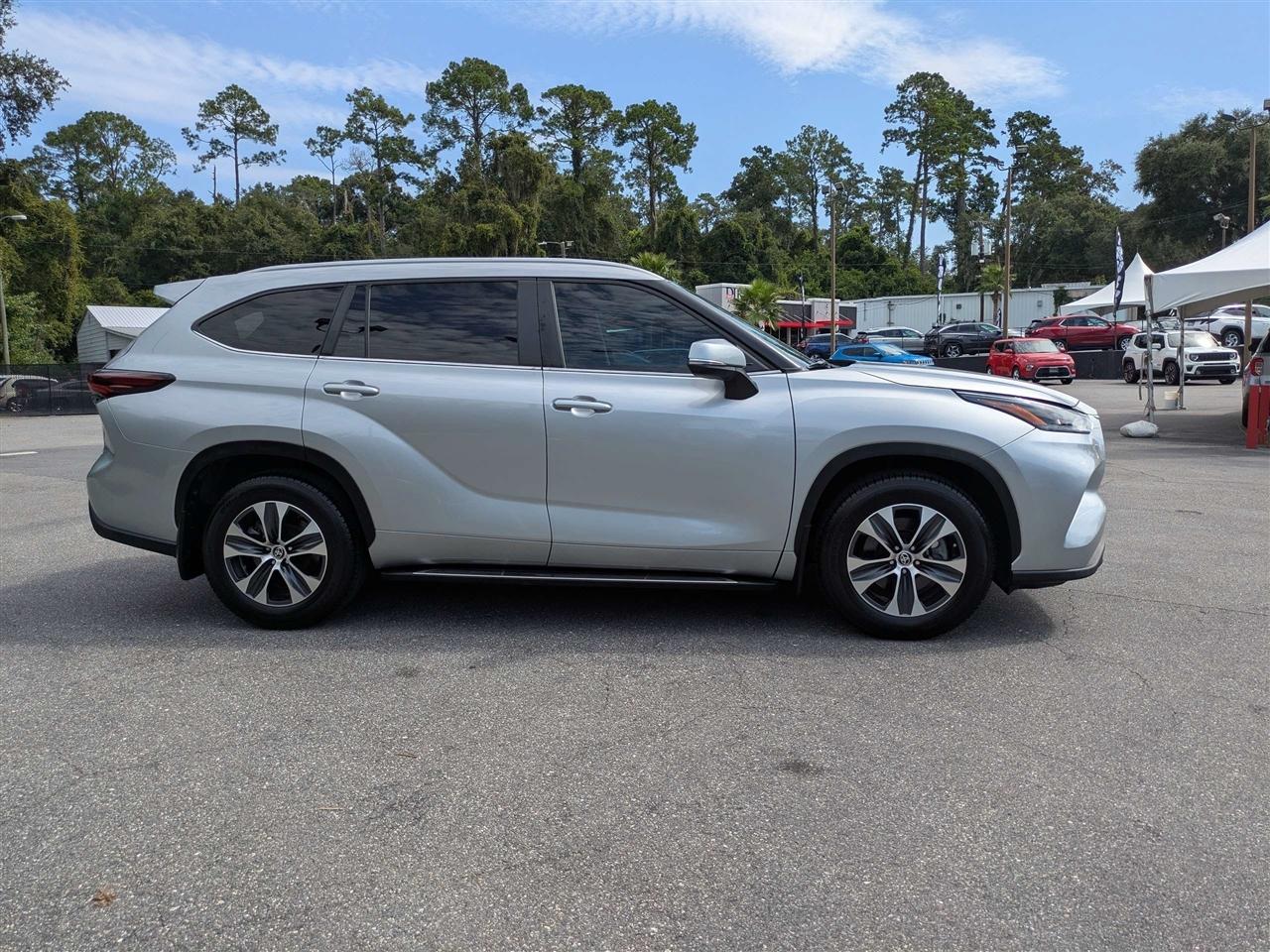 Toyota Highlander XLE 2024