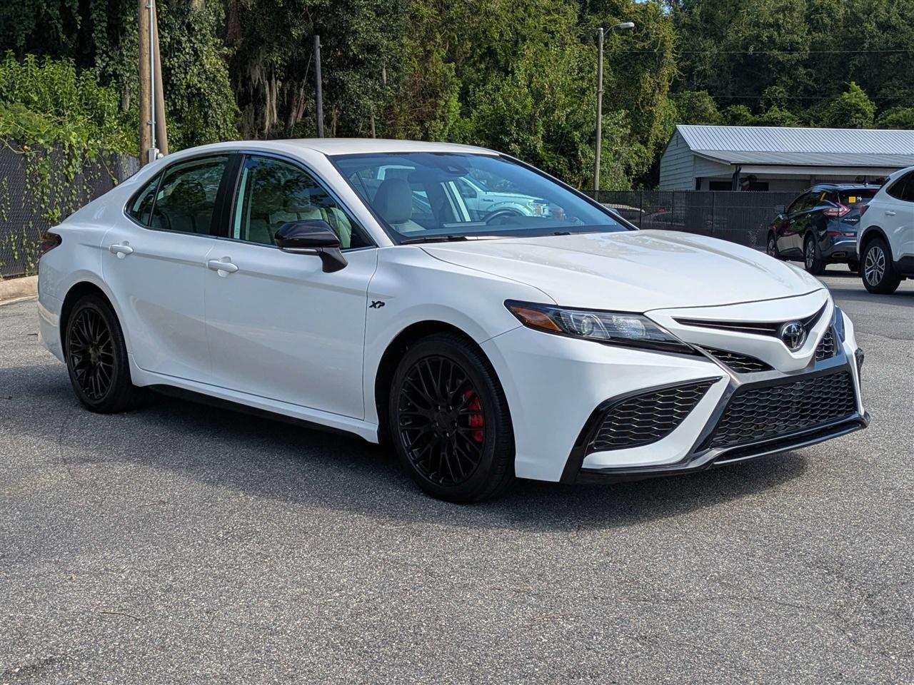 Toyota Camry SE 2024