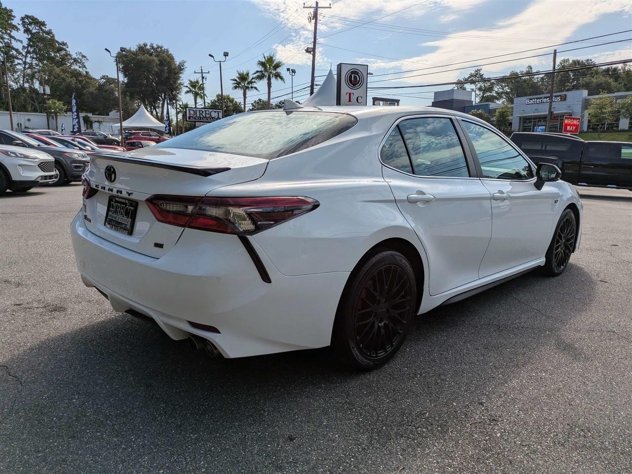 Toyota Camry SE 2024
