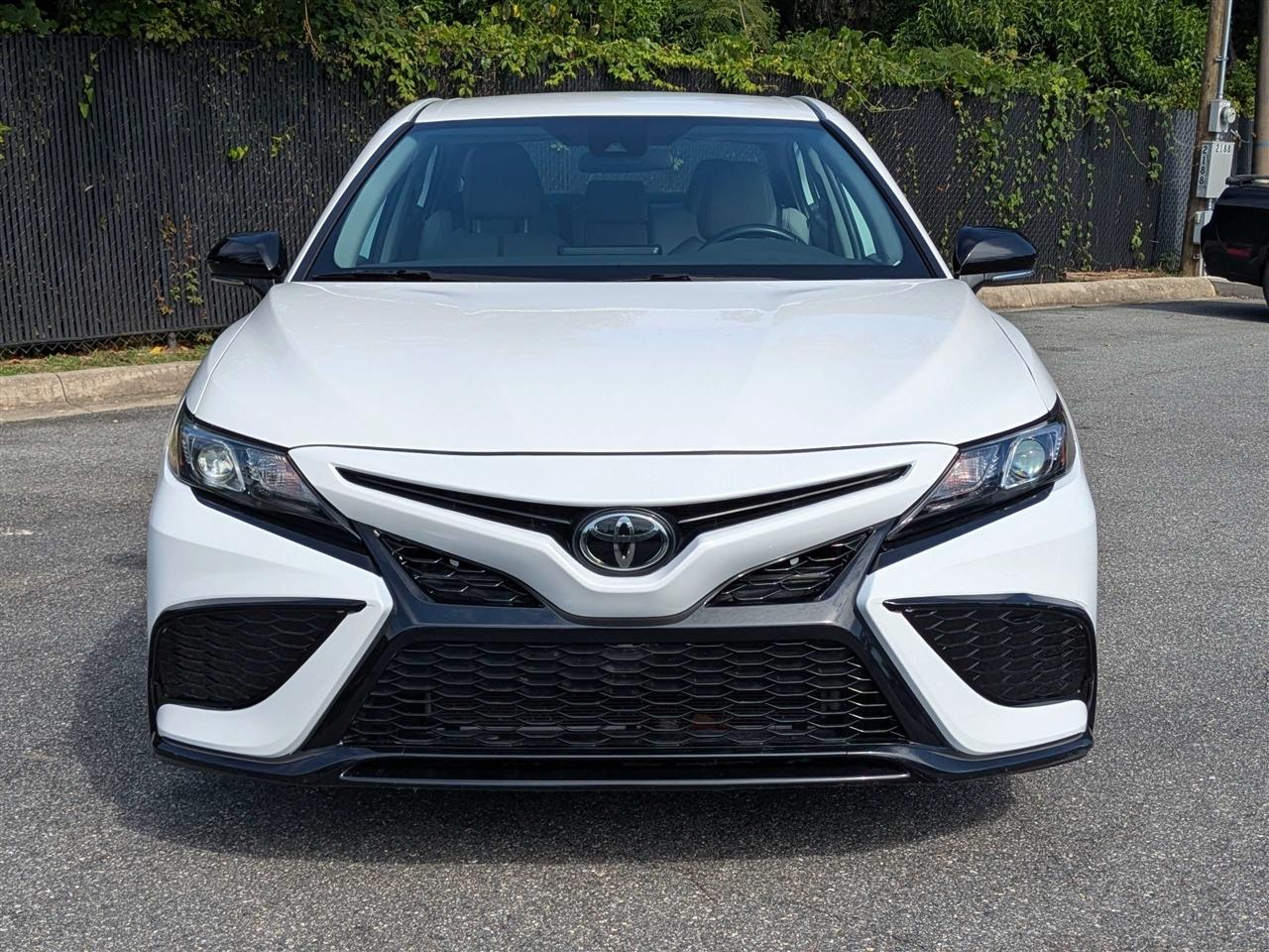 Toyota Camry SE 2024