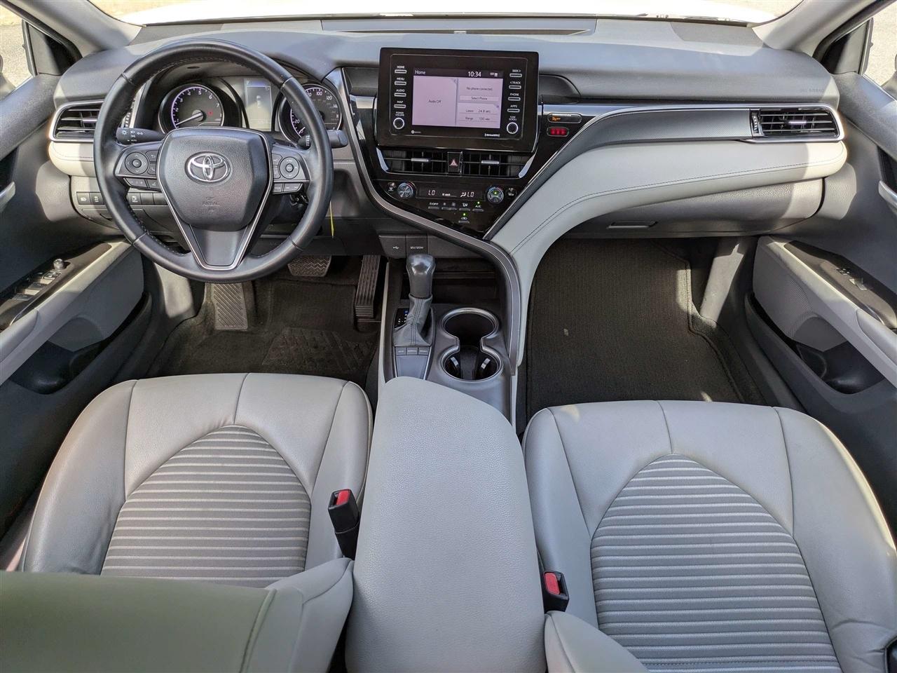 Toyota Camry SE 2024