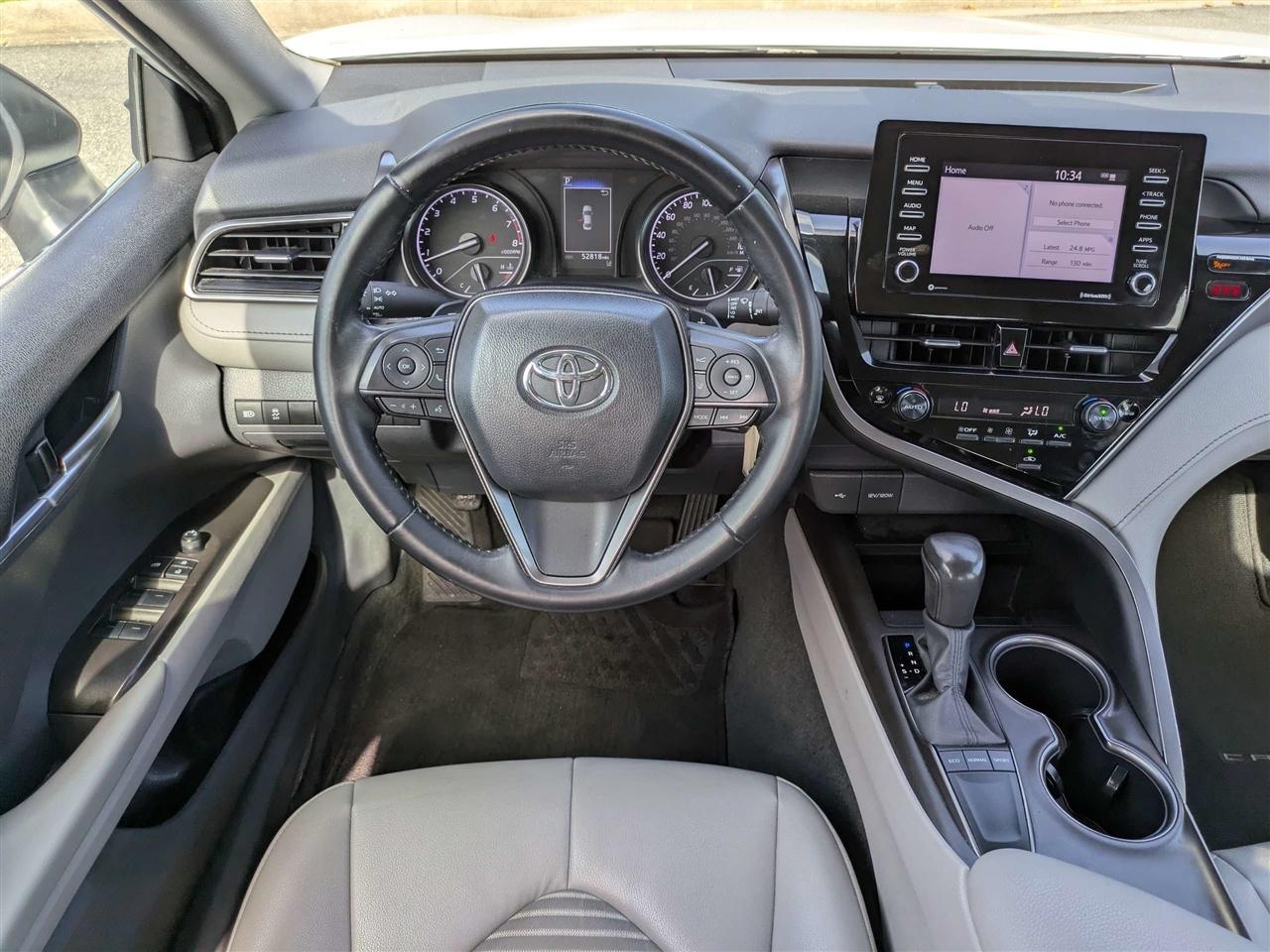 Toyota Camry SE 2024