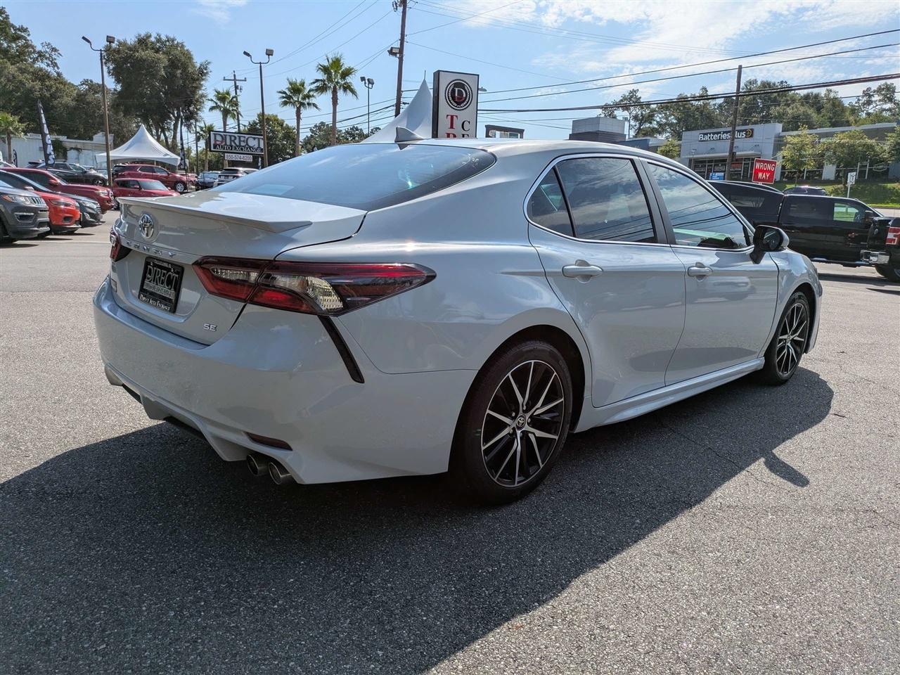 Toyota Camry SE 2023