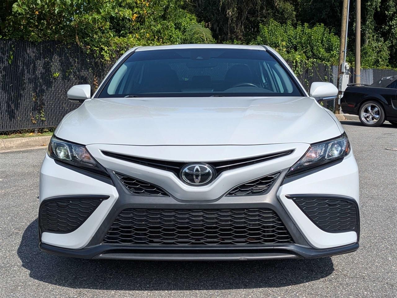 Toyota Camry SE 2023