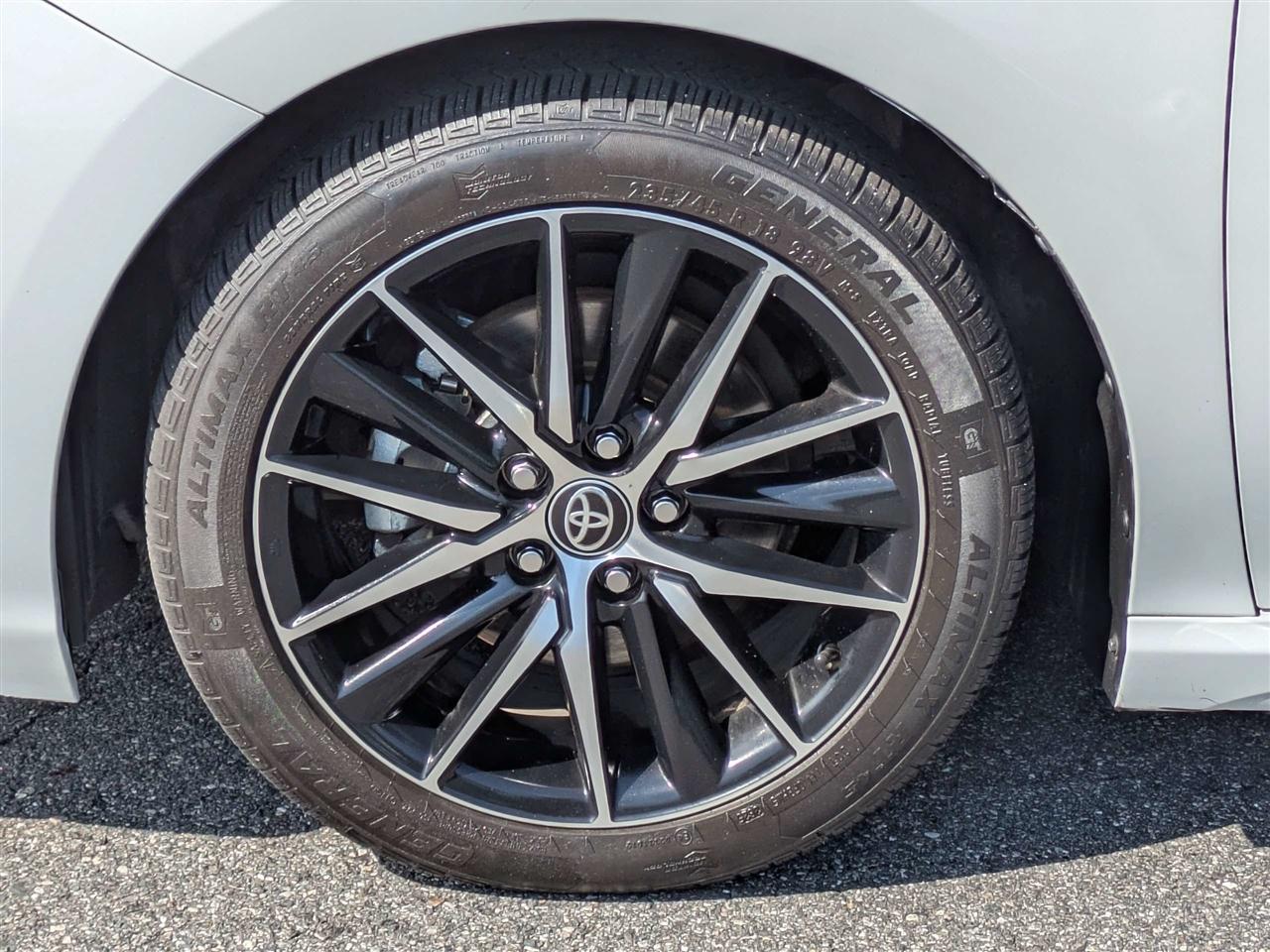Toyota Camry SE 2023