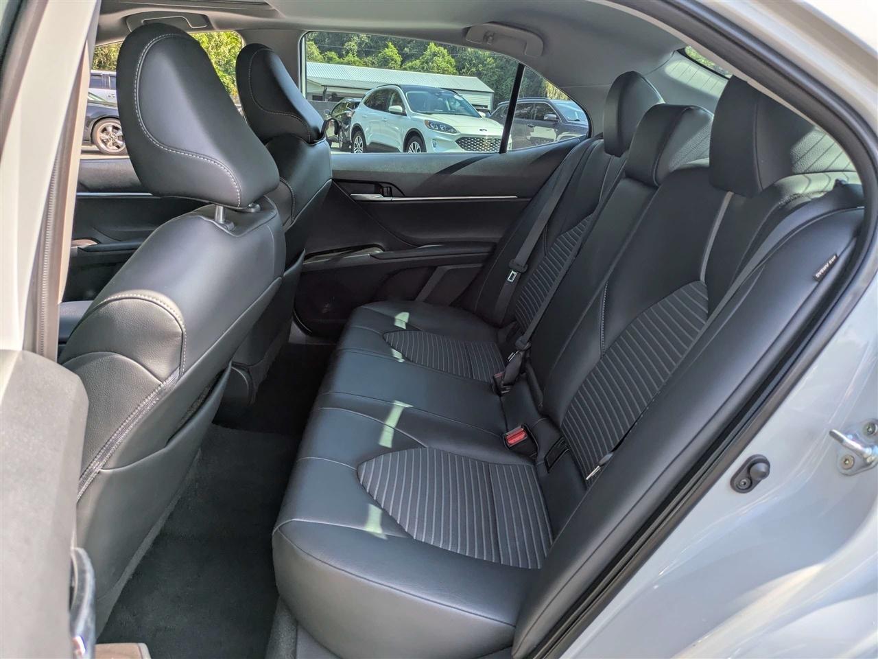 Toyota Camry SE 2023