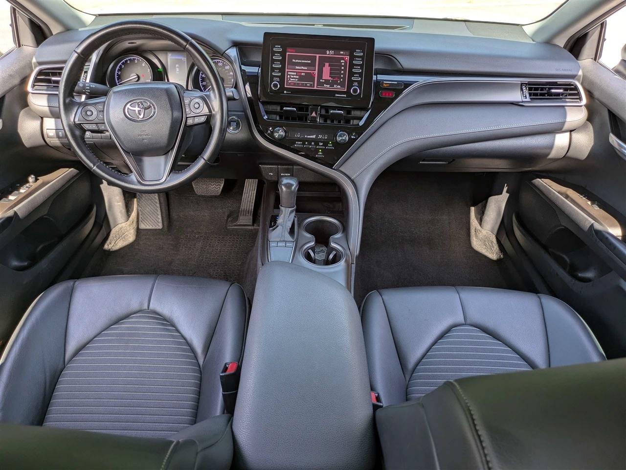 Toyota Camry SE 2023