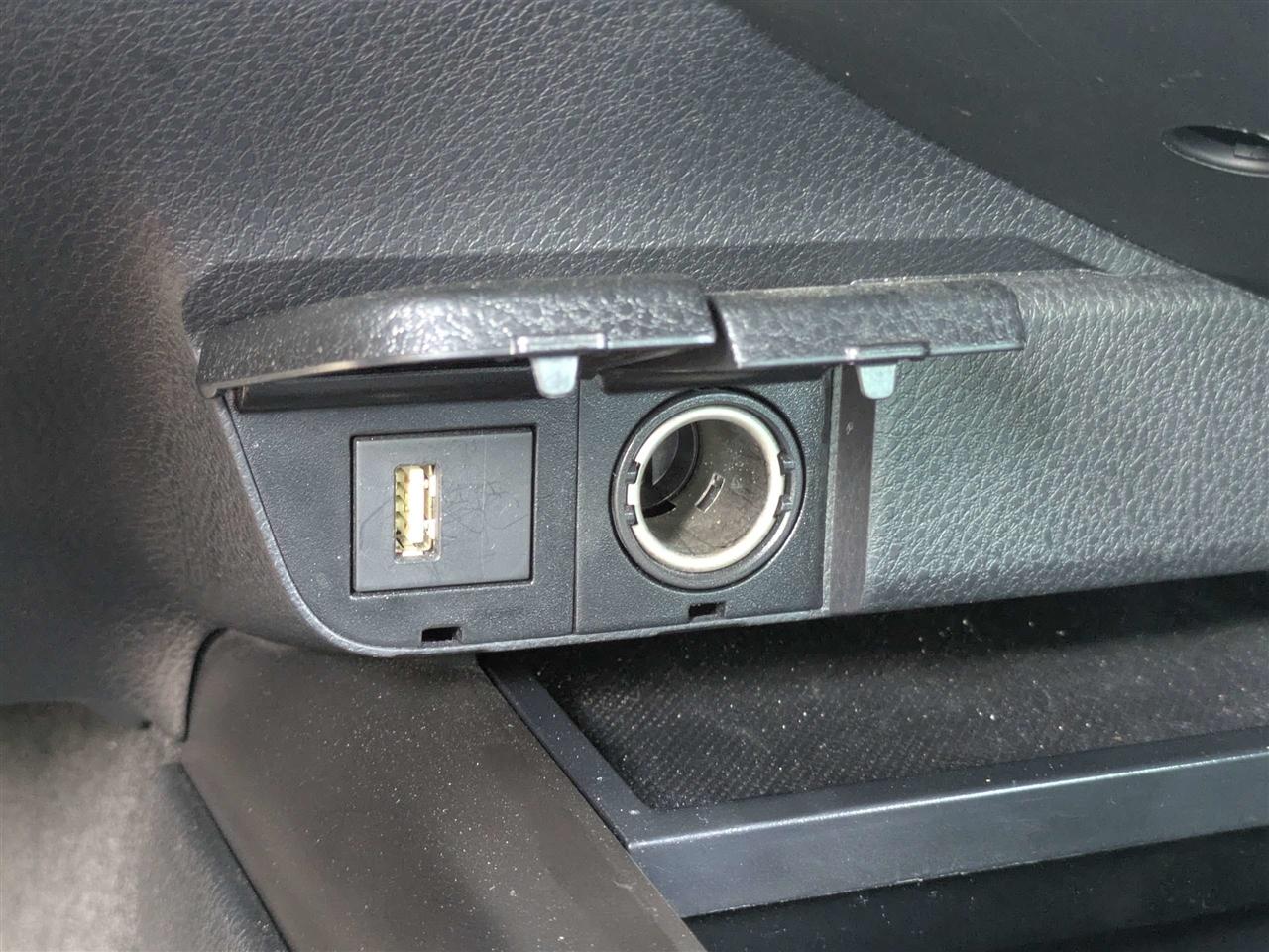 Toyota Camry SE 2023