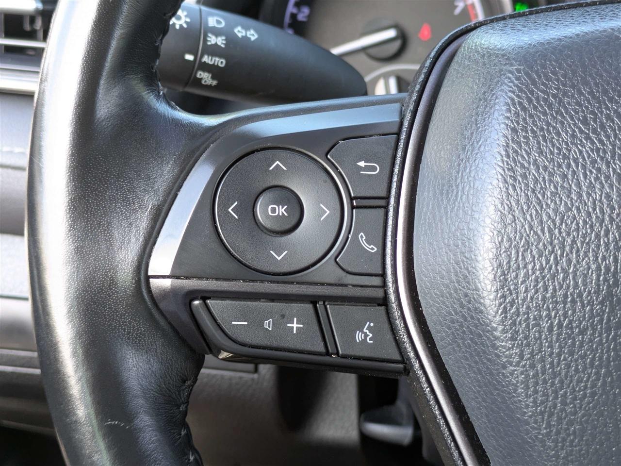 Toyota Camry SE 2023