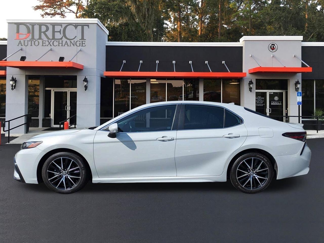 Toyota Camry SE 2023