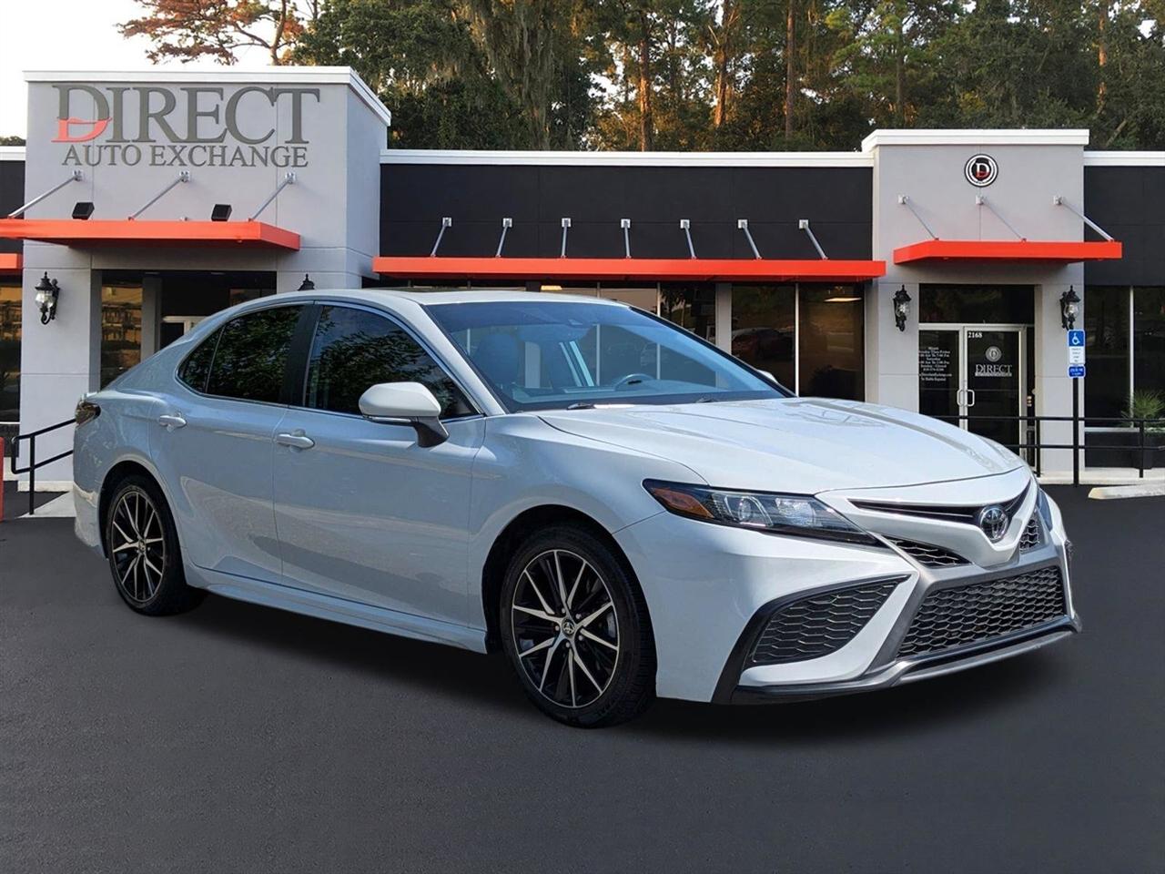 Toyota Camry SE 2023