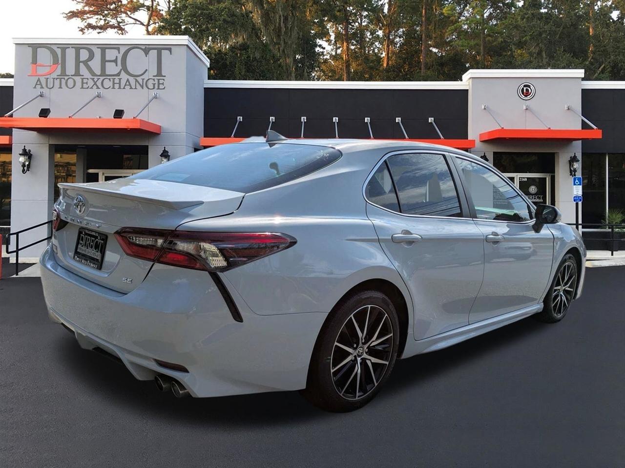 Toyota Camry SE 2023