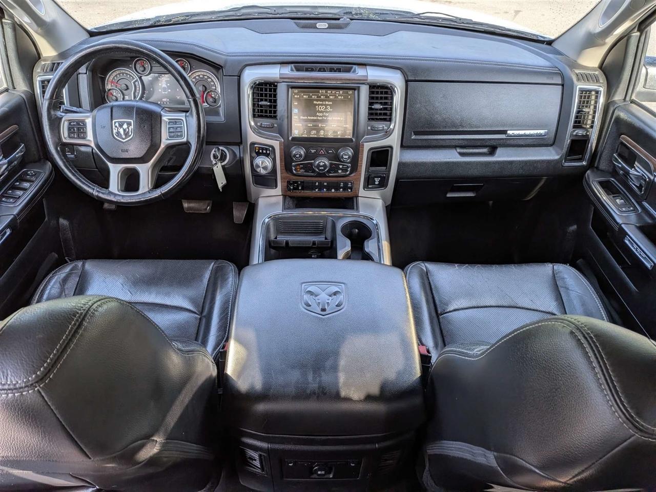 RAM 1500 Laramie Crew Cab SWB 2WD 2016
