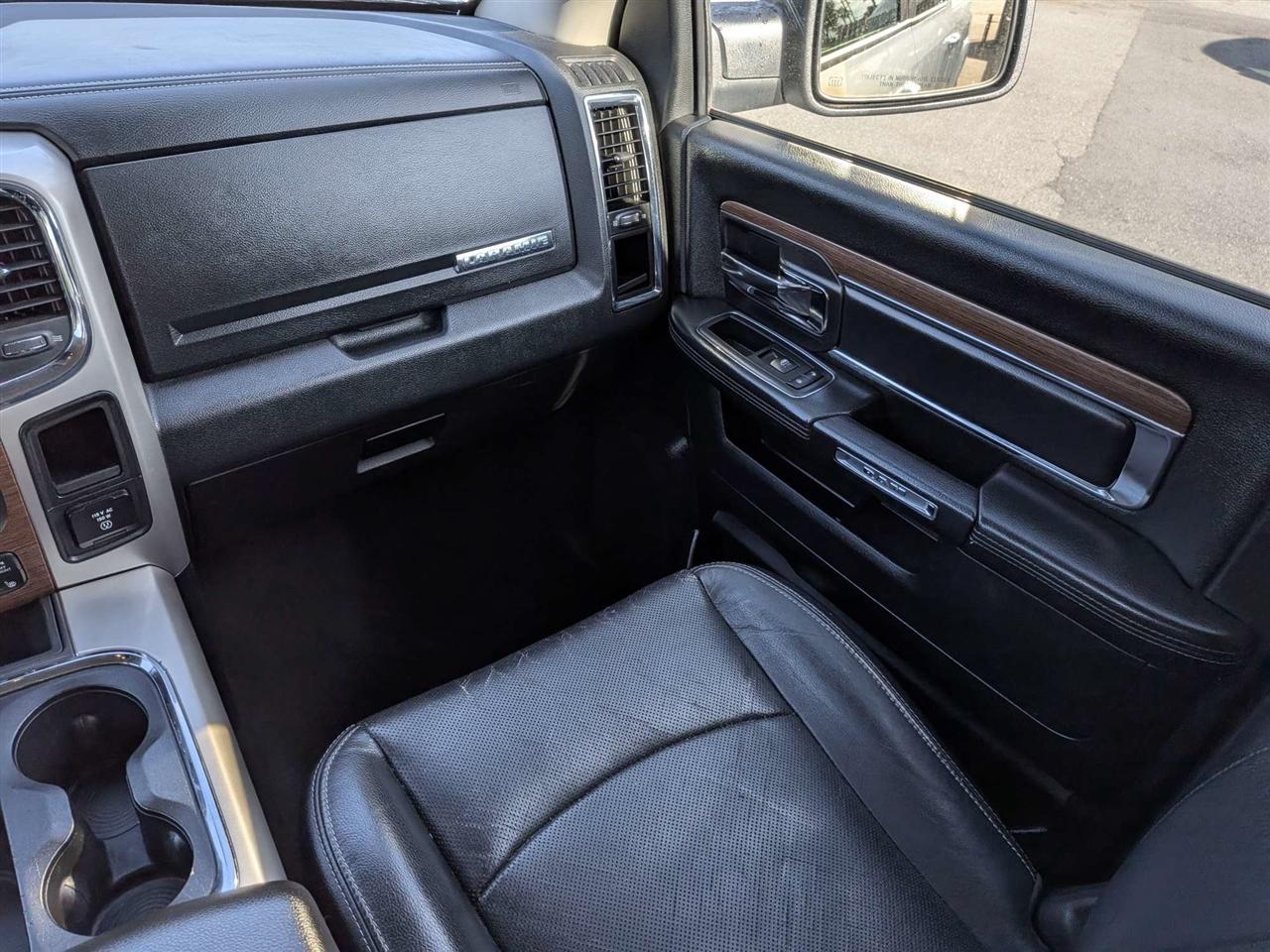 RAM 1500 Laramie Crew Cab SWB 2WD 2016