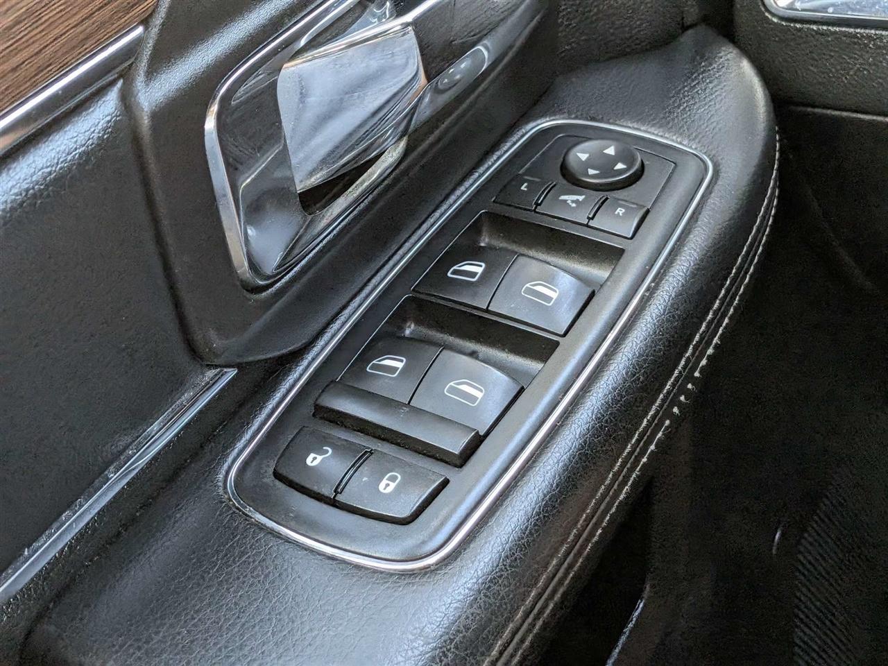 RAM 1500 Laramie Crew Cab SWB 2WD 2016