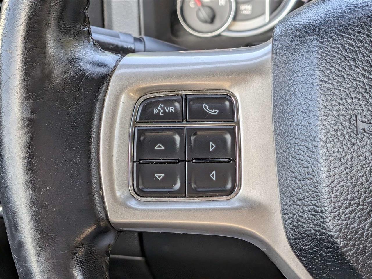 RAM 1500 Laramie Crew Cab SWB 2WD 2016