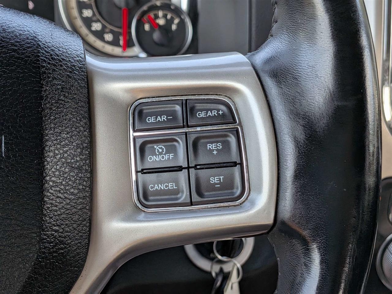 RAM 1500 Laramie Crew Cab SWB 2WD 2016