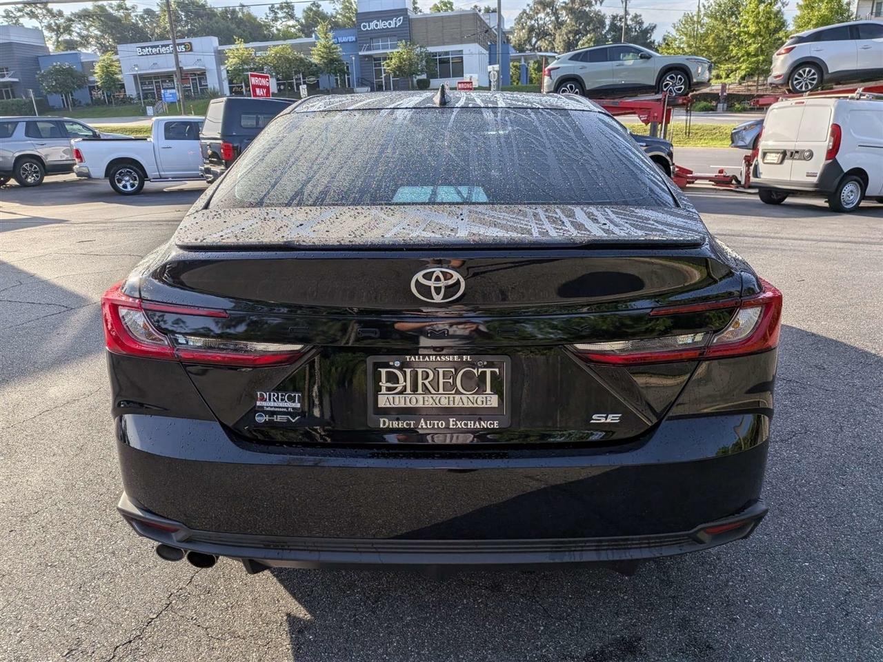 Toyota Camry Hybrid XLE 2025