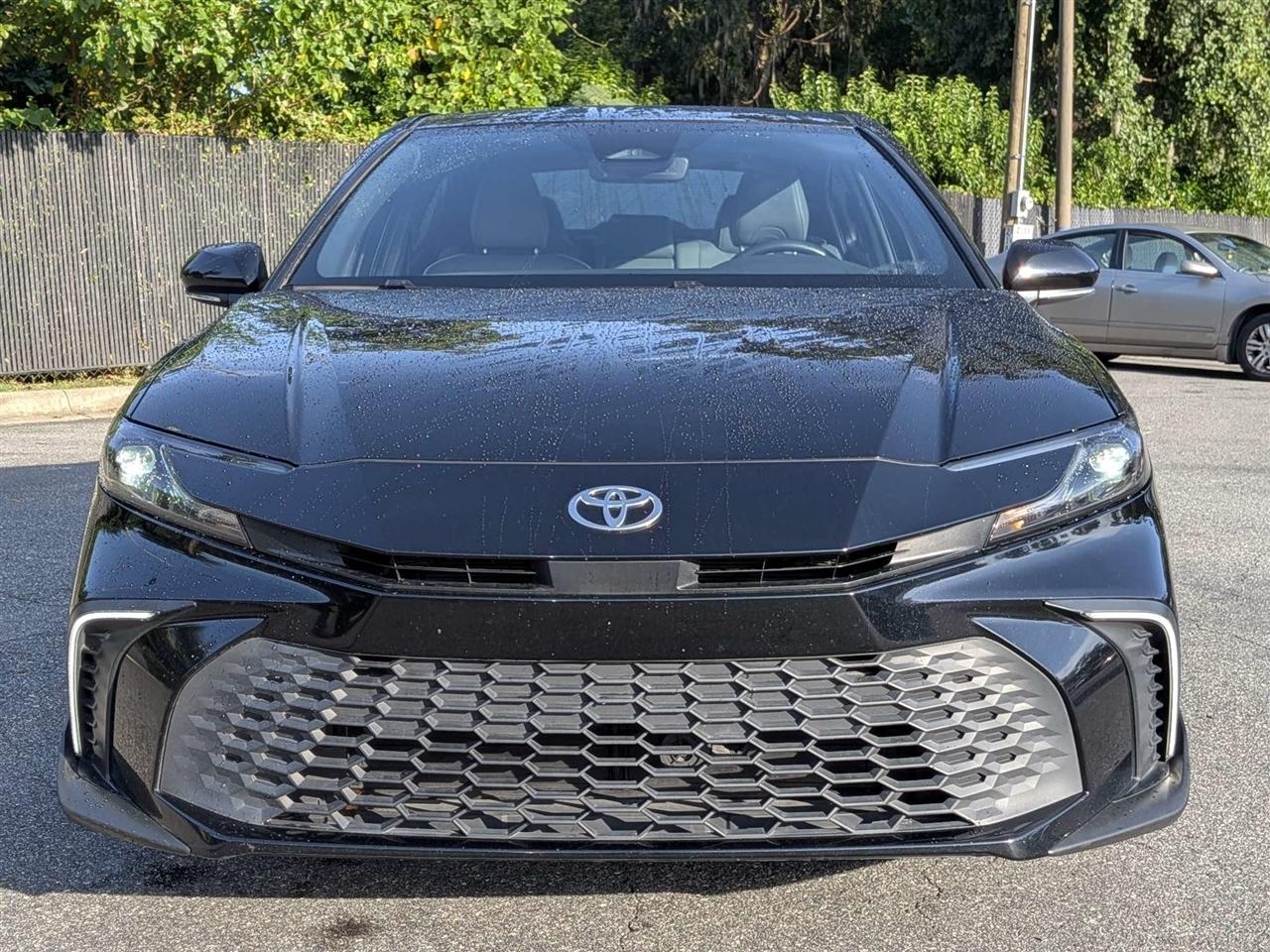 Toyota Camry Hybrid XLE 2025