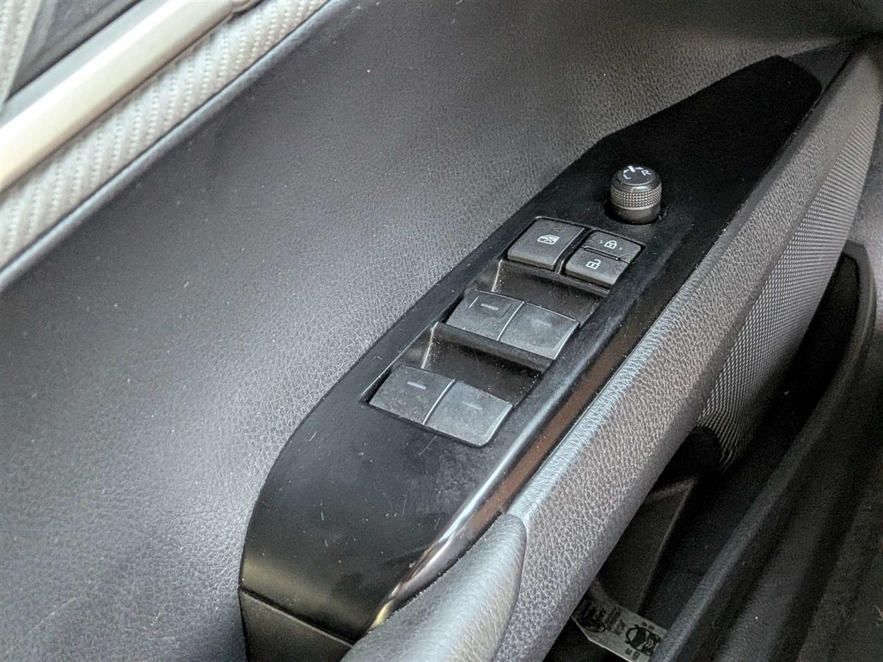 Toyota Camry Hybrid XLE 2025
