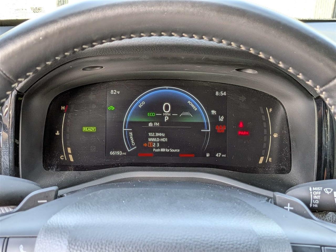 Toyota Camry Hybrid XLE 2025