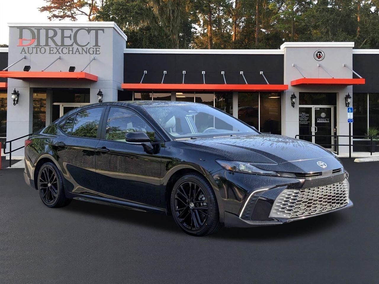 Toyota Camry Hybrid XLE 2025