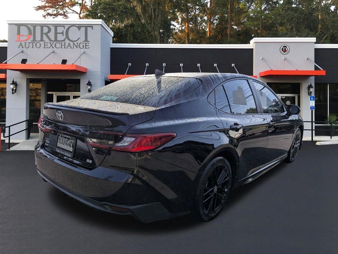 Toyota Camry Hybrid XLE 2025
