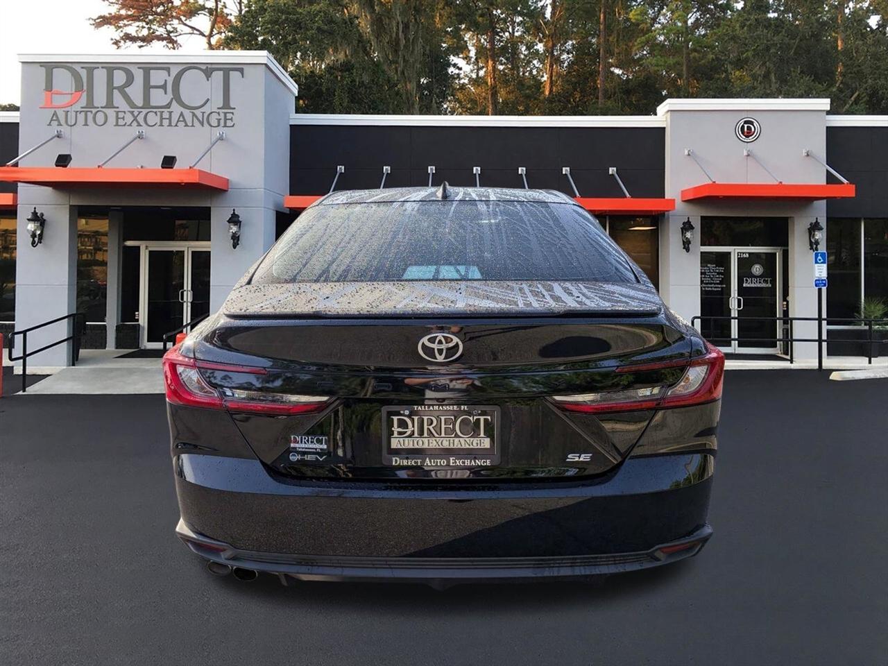 Toyota Camry Hybrid XLE 2025