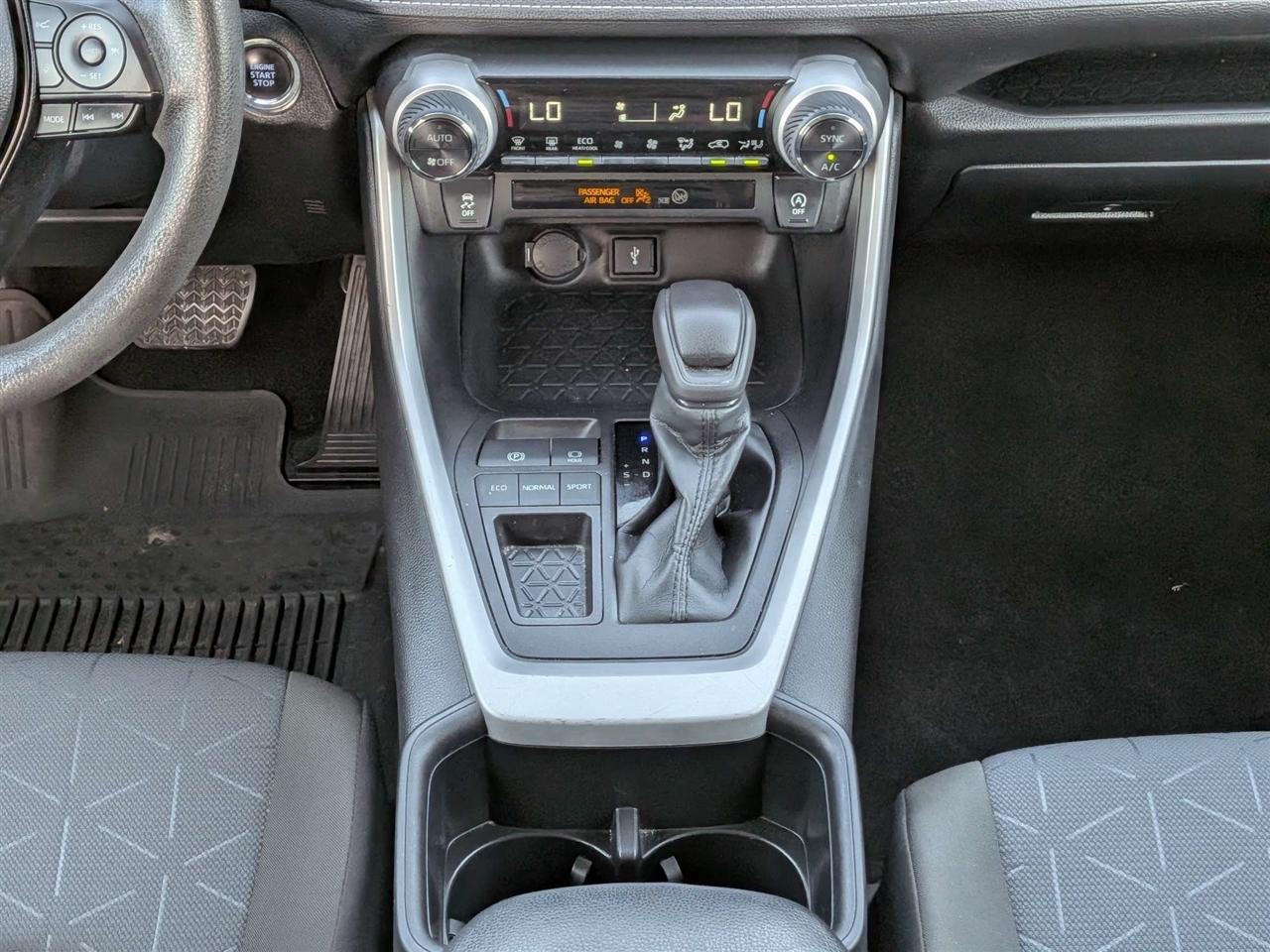 Toyota RAV4 XLE 2022
