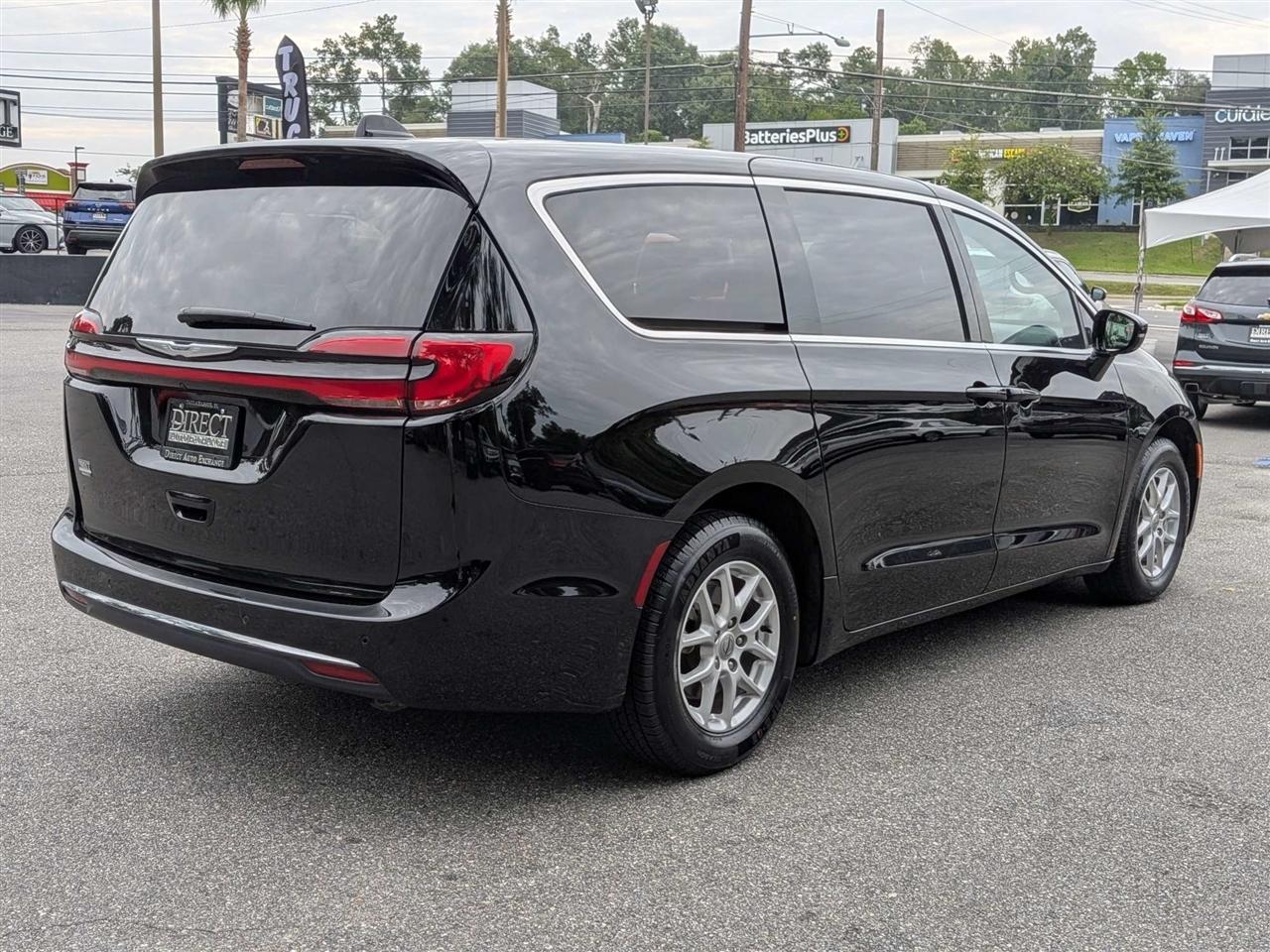 Chrysler Pacifica Select 2025