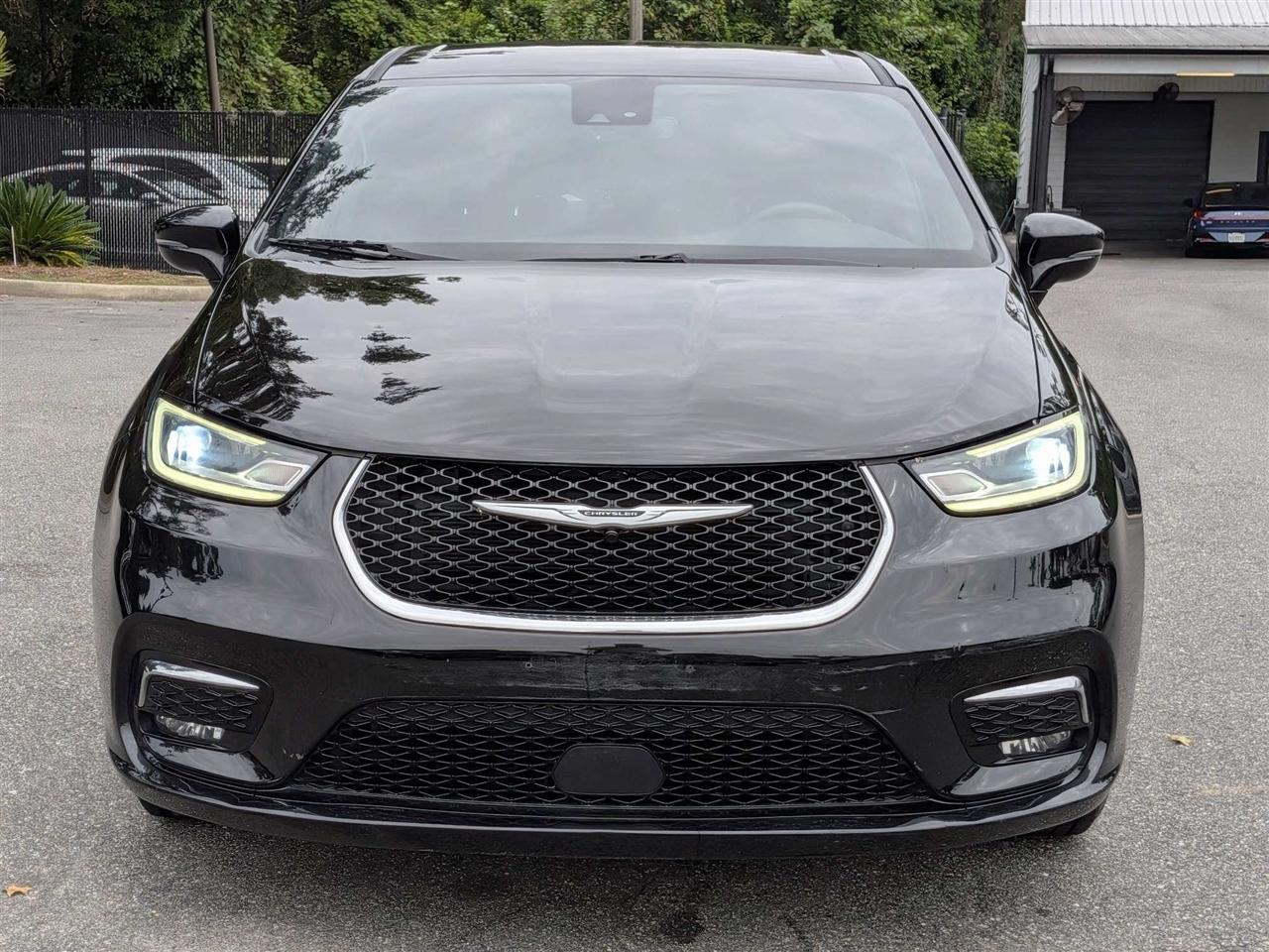 Chrysler Pacifica Select 2025