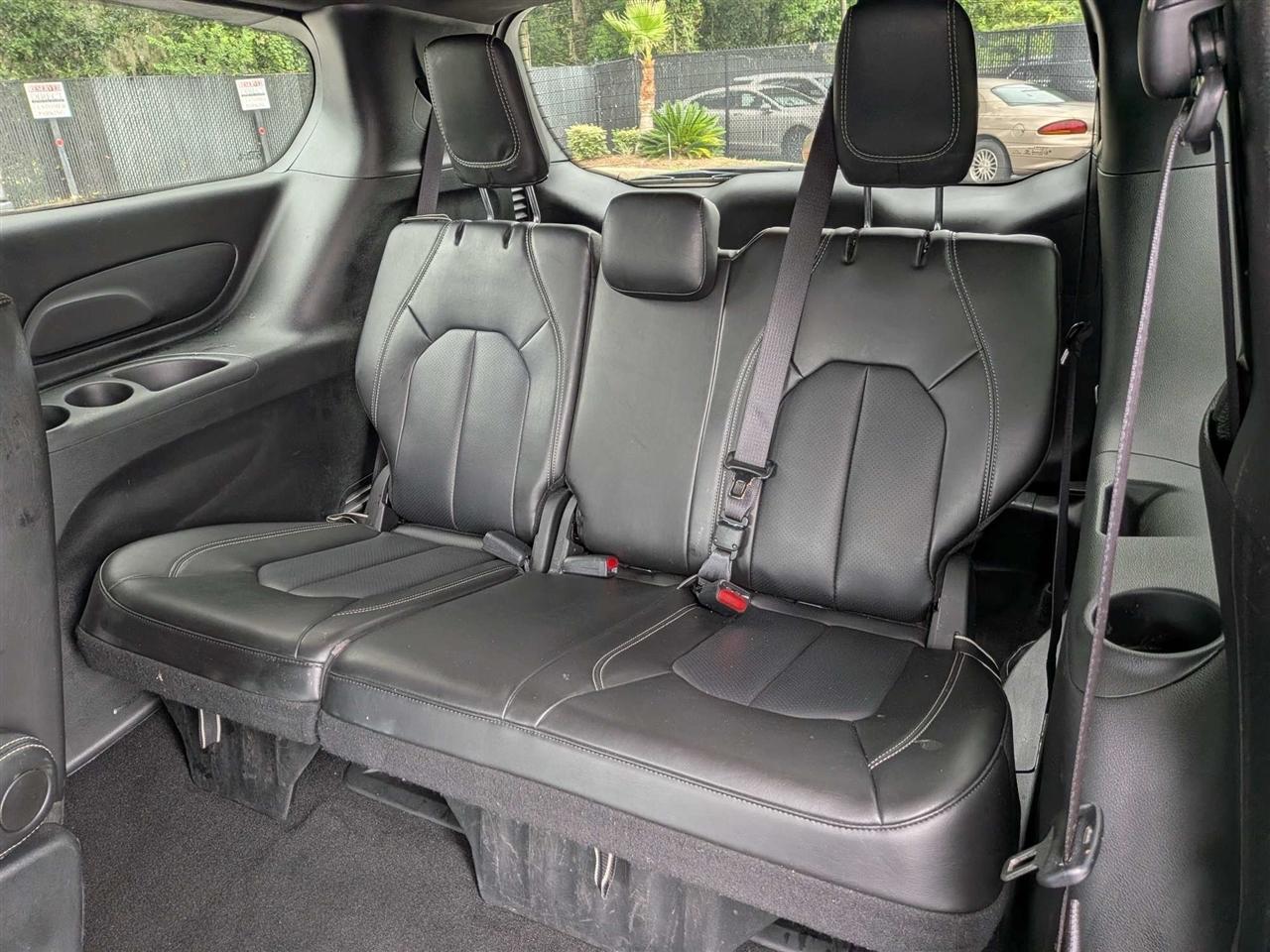 Chrysler Pacifica Select 2025
