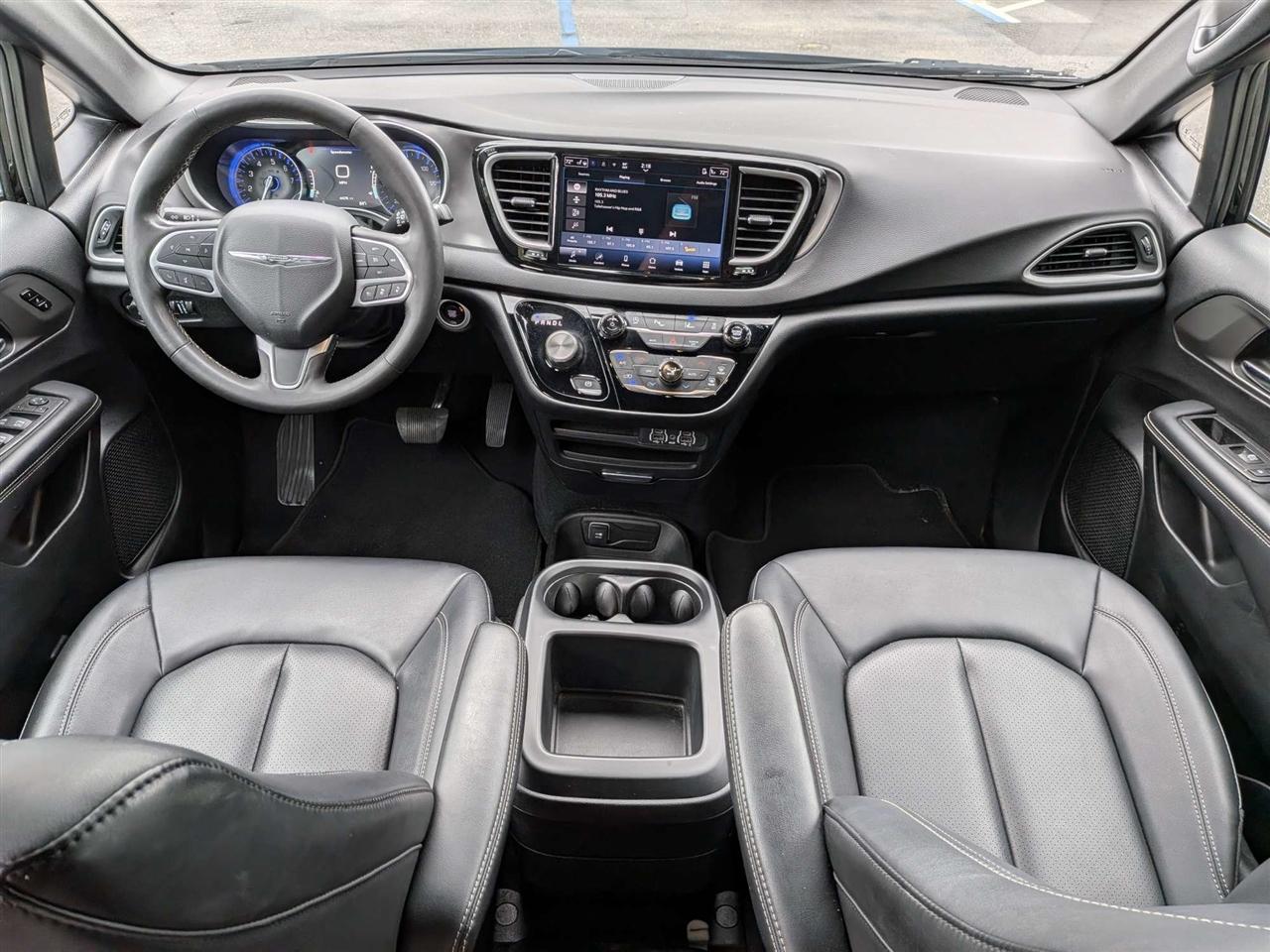 Chrysler Pacifica Select 2025