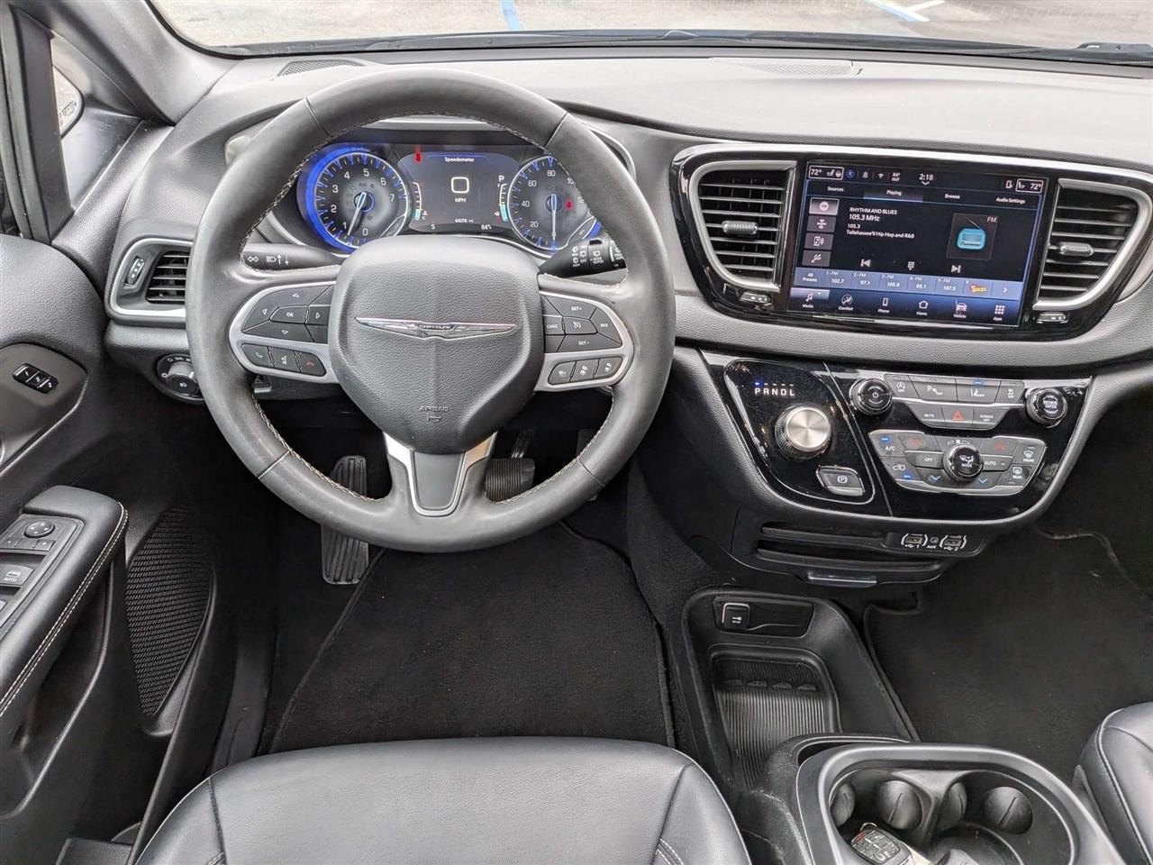 Chrysler Pacifica Select 2025
