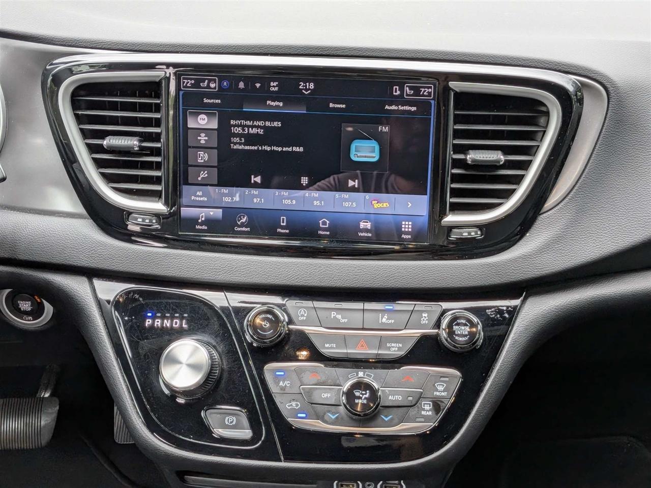 Chrysler Pacifica Select 2025