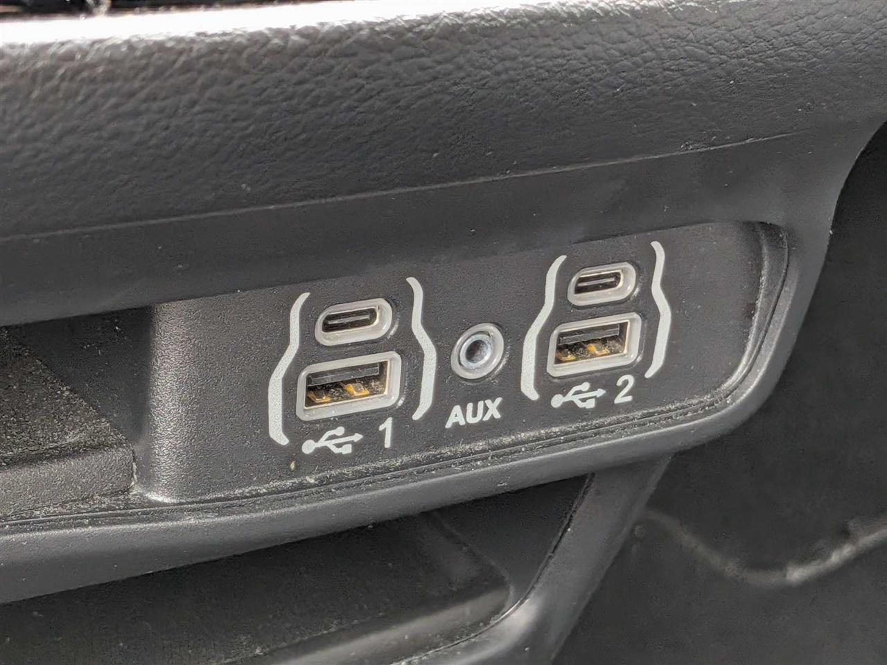 Chrysler Pacifica Select 2025