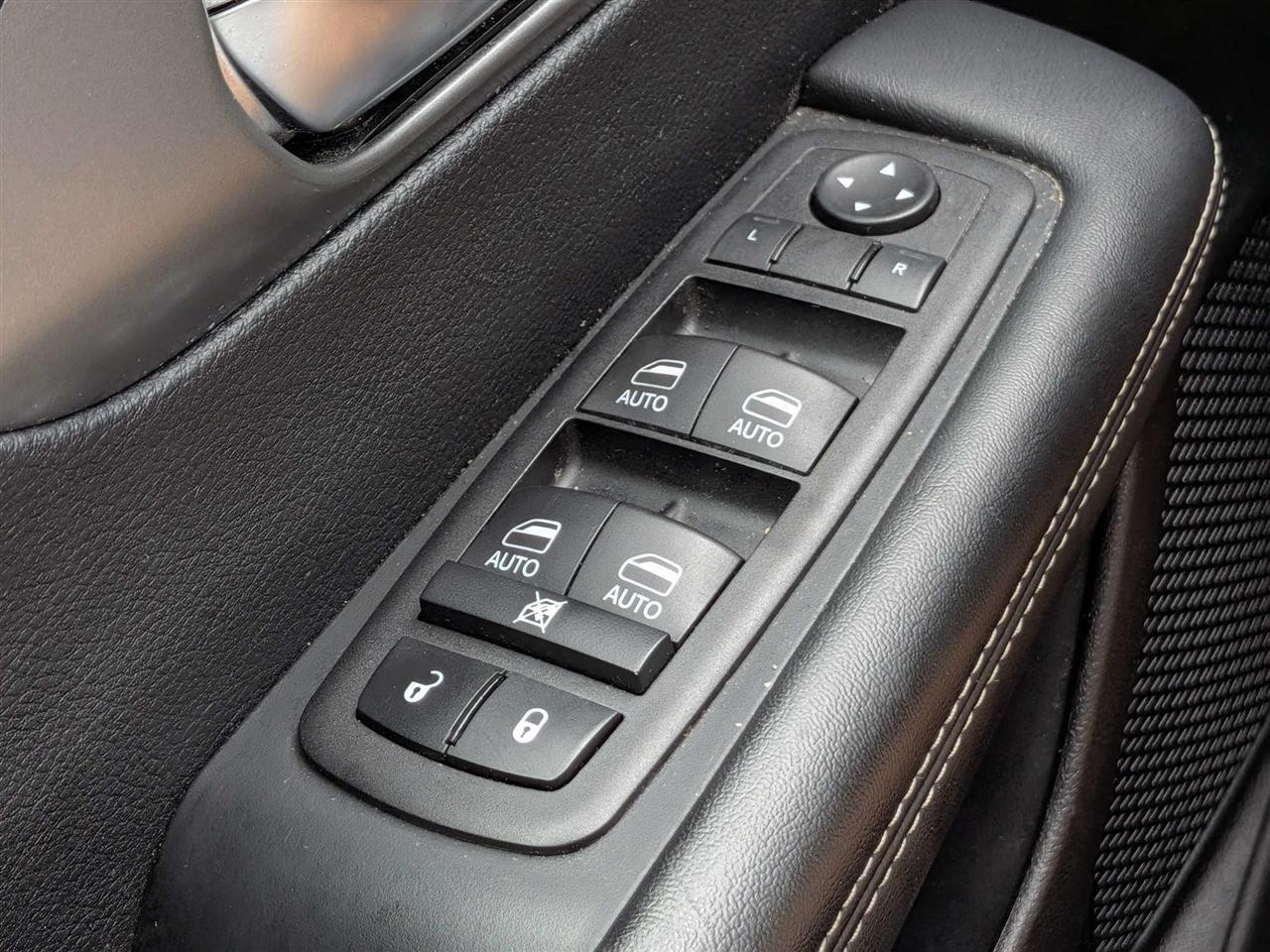 Chrysler Pacifica Select 2025