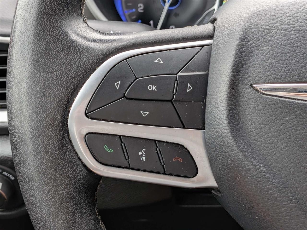 Chrysler Pacifica Select 2025