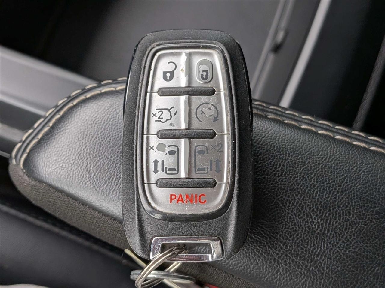 Chrysler Pacifica Select 2025