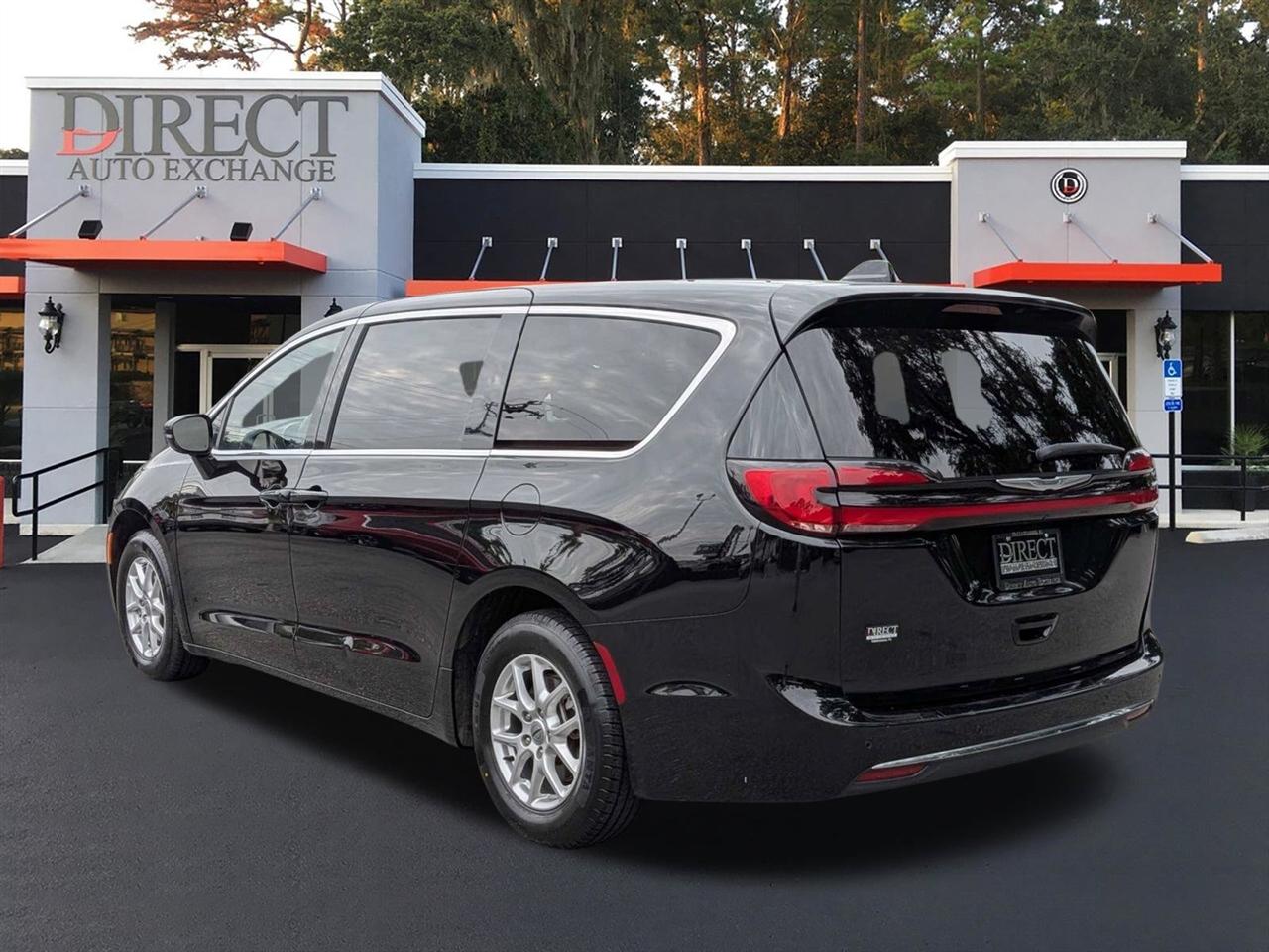 Chrysler Pacifica Select 2025
