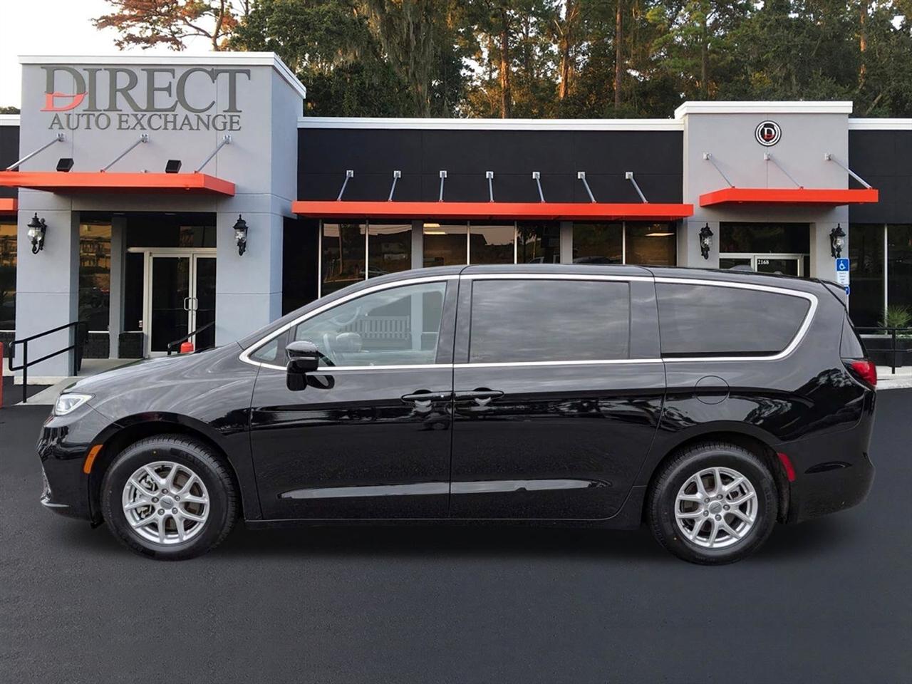 Chrysler Pacifica Select 2025