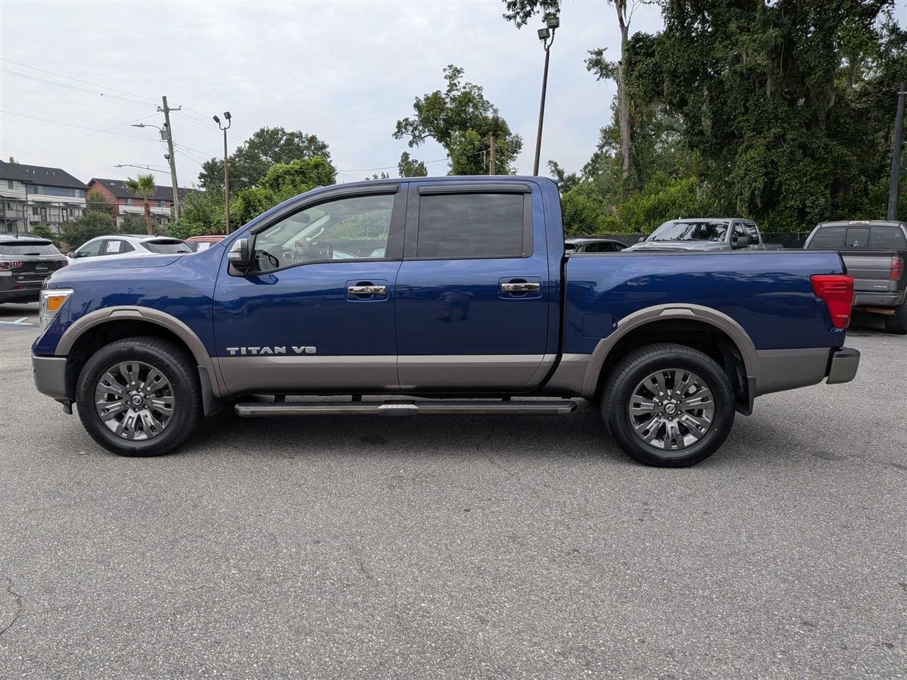 Nissan Titan Platinum Reserve Crew Cab 4WD 2018