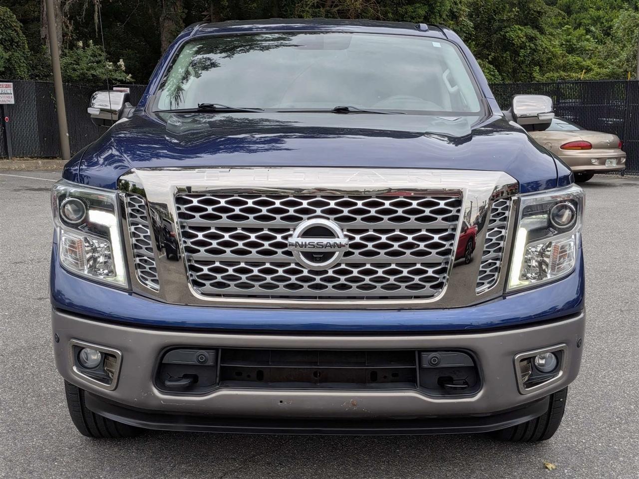 Nissan Titan Platinum Reserve Crew Cab 4WD 2018