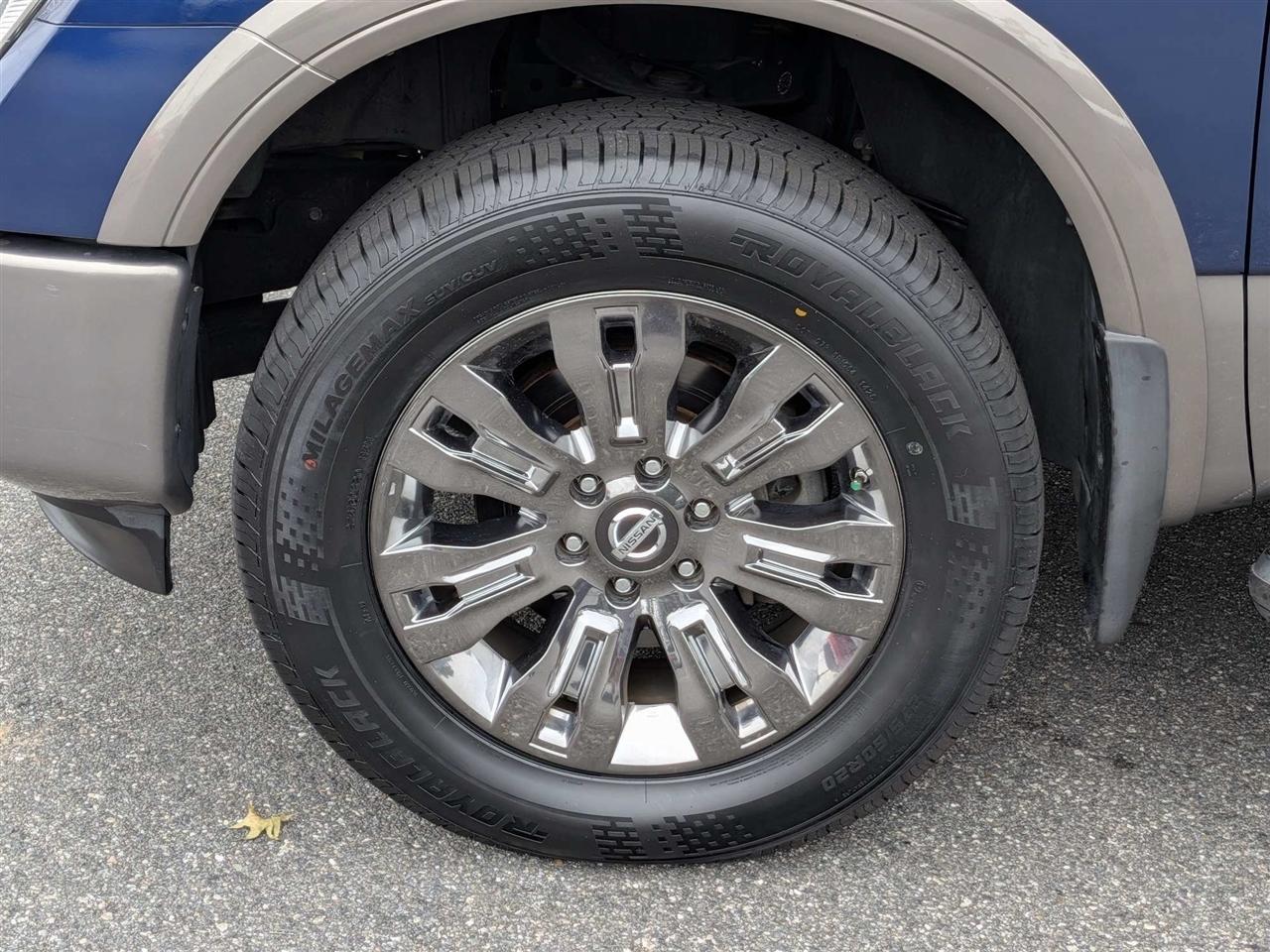 Nissan Titan Platinum Reserve Crew Cab 4WD 2018